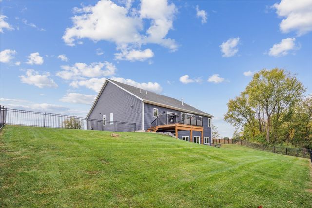 2906 Sydney Ct NE, Swisher, IA 52338