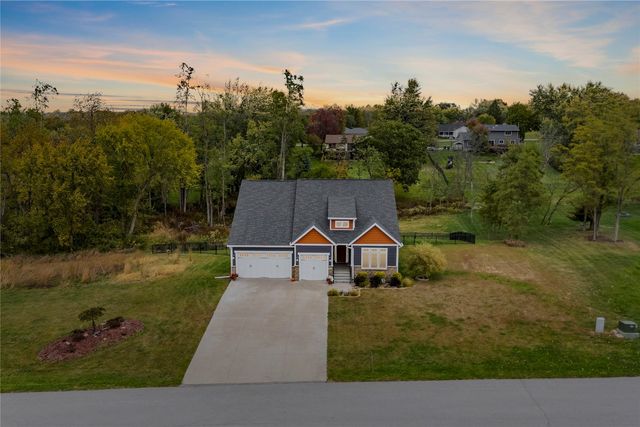 2906 Sydney Ct NE, Swisher, IA 52338