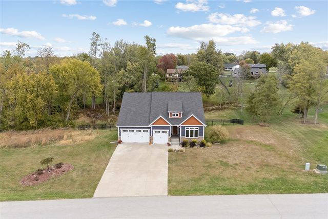 2906 Sydney Ct NE, Swisher, IA 52338