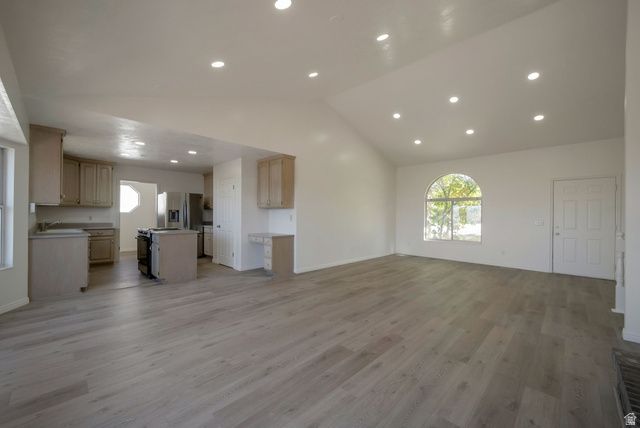11922 S BLUFF VIEW DR, Sandy, UT 84092