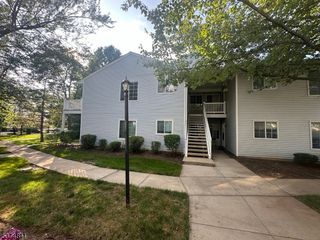 66 Mountain Court 66, Bedminster Twp., NJ 07921