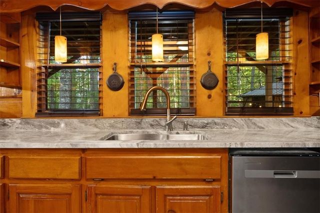 580 Twin Mountain Lake Circle, Talking Rock, GA 30175