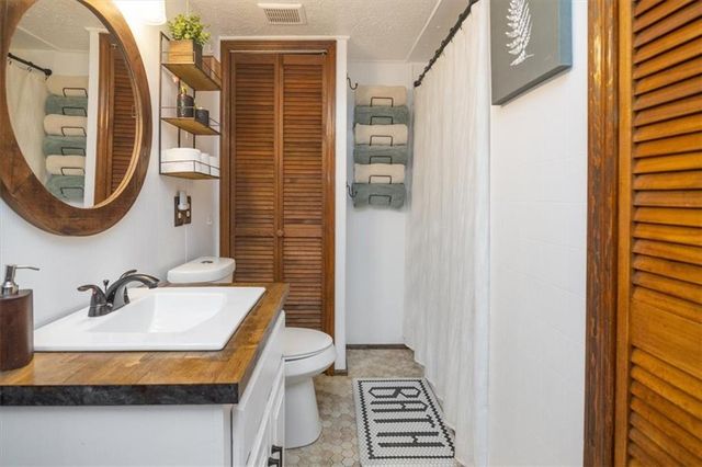 580 Twin Mountain Lake Circle, Talking Rock, GA 30175