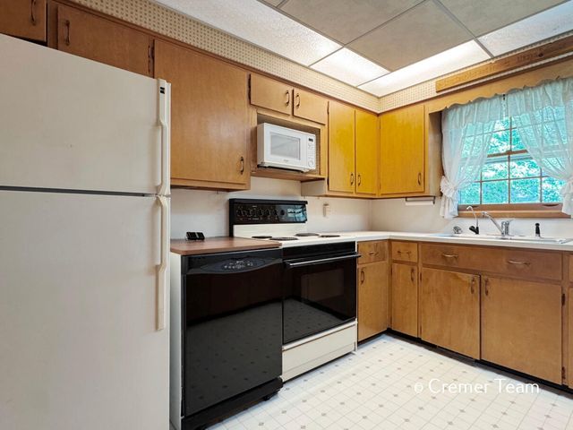 9068 Victor Avenue, Jenison, MI 49428