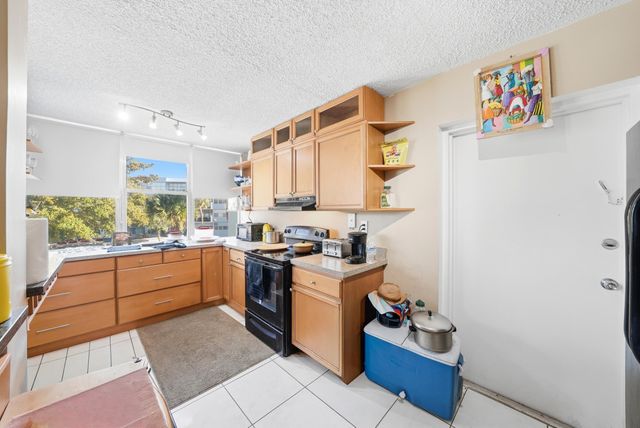 16850 S Glades Drive 2g, North Miami Beach, FL 33162