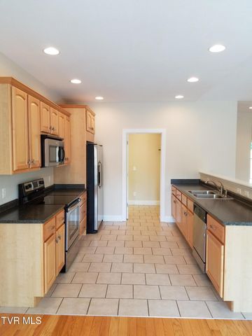 61 Whisper Bend 2, Johnson City, TN 37604