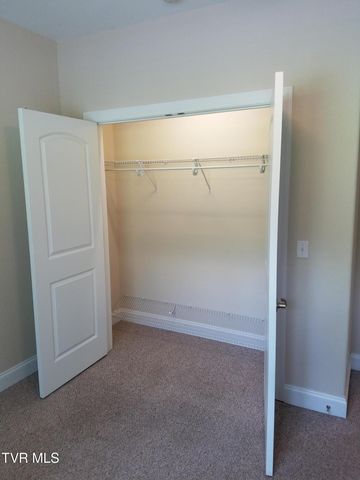 61 Whisper Bend 2, Johnson City, TN 37604
