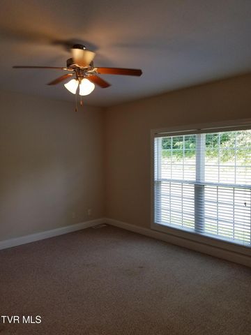 61 Whisper Bend 2, Johnson City, TN 37604