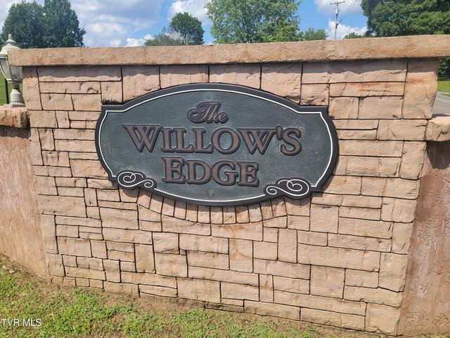 61 Whisper Bend 2, Johnson City, TN 37604