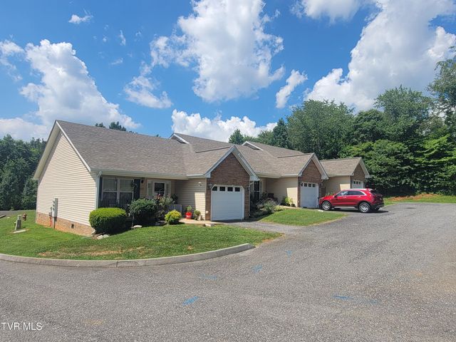 61 Whisper Bend 2, Johnson City, TN 37604