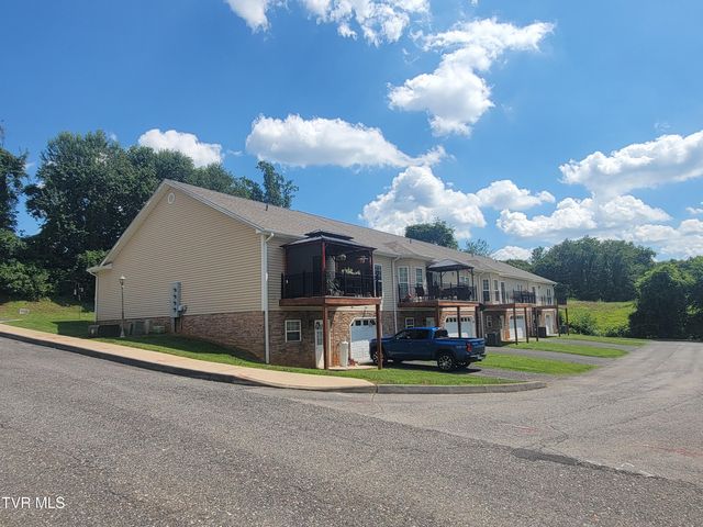 61 Whisper Bend 2, Johnson City, TN 37604