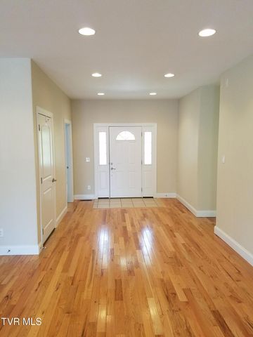 61 Whisper Bend 2, Johnson City, TN 37604