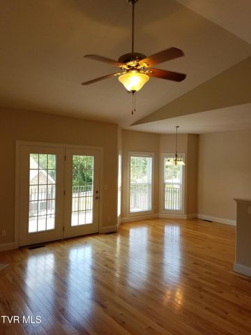 61 Whisper Bend 2, Johnson City, TN 37604