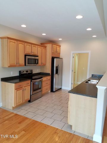 61 Whisper Bend 2, Johnson City, TN 37604