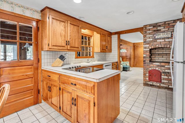 83 Seeley Road, Trumbull, CT 06611