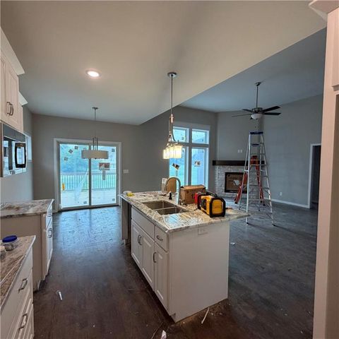 2121 Greenfield Point, Kearney, MO 64060