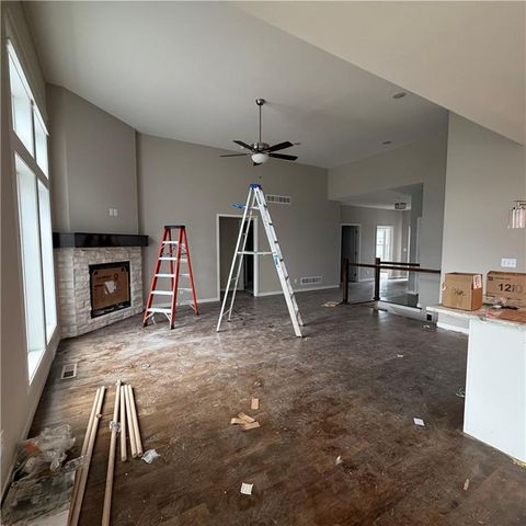 2121 Greenfield Point, Kearney, MO 64060