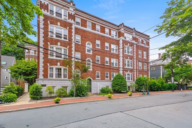 41 Bowdoin Street 25, Cambridge, MA 02138