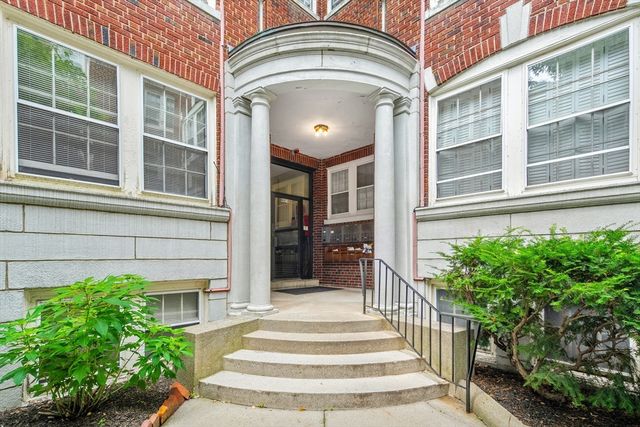 41 Bowdoin Street 25, Cambridge, MA 02138