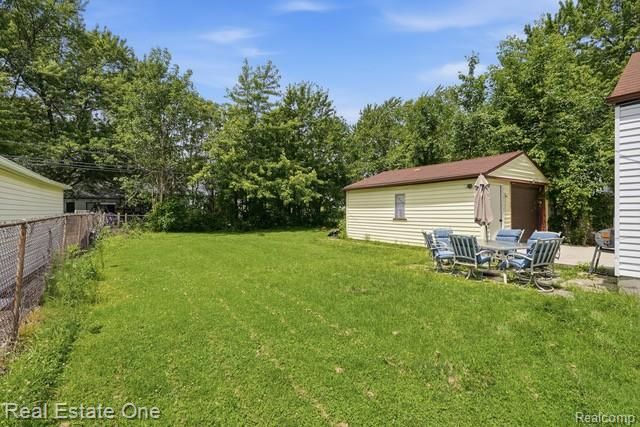26435 Chippendale Street, Roseville, MI 48066