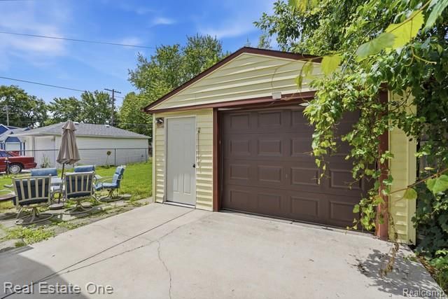 26435 Chippendale Street, Roseville, MI 48066