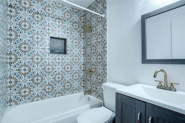 307 Lone Oak Circle, Euless, TX 76039