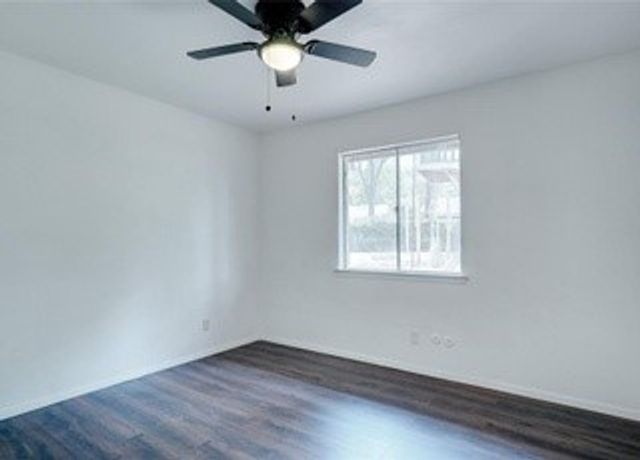 307 Lone Oak Circle, Euless, TX 76039