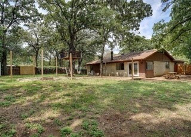 307 Lone Oak Circle, Euless, TX 76039