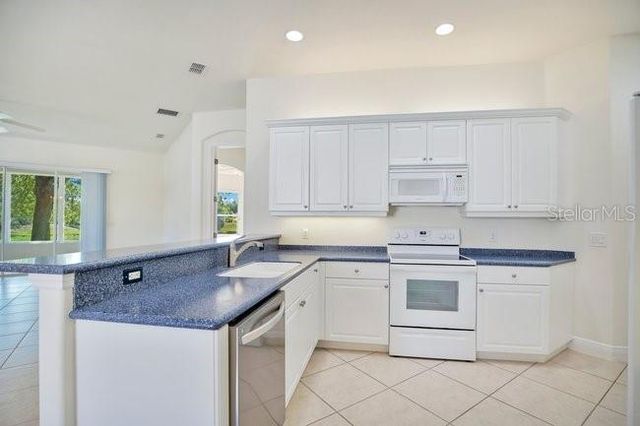 208 LAMONTE POINT CT, Debary, FL 32713