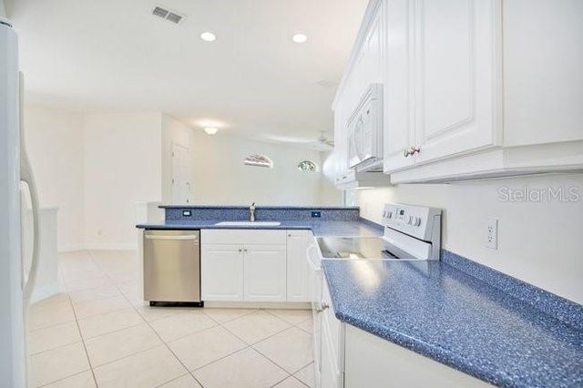 208 LAMONTE POINT CT, Debary, FL 32713