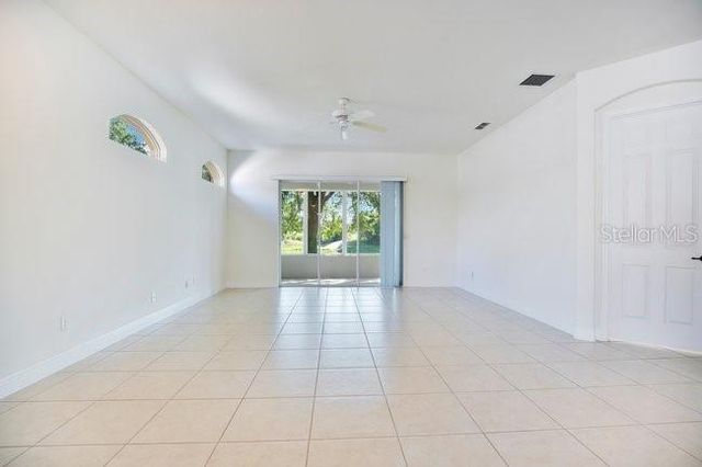 208 LAMONTE POINT CT, Debary, FL 32713