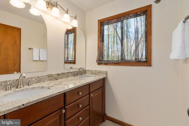 100 PLEASANT GROVE RD, Locust Grove, VA 22508