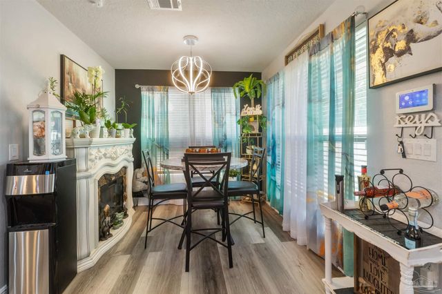 818 W Detroit Blvd, Pensacola, FL 32534