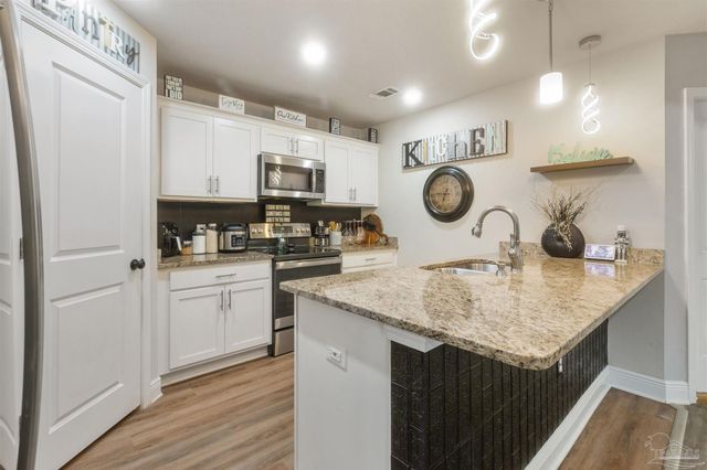 818 W Detroit Blvd, Pensacola, FL 32534