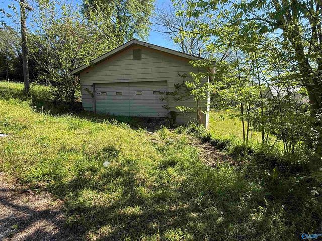 30 W Tuscaloosa Avenue, Gadsden, AL 35904