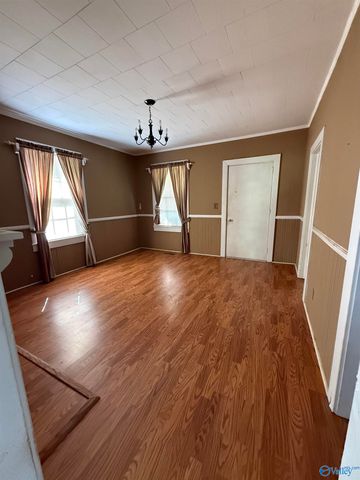 30 W Tuscaloosa Avenue, Gadsden, AL 35904