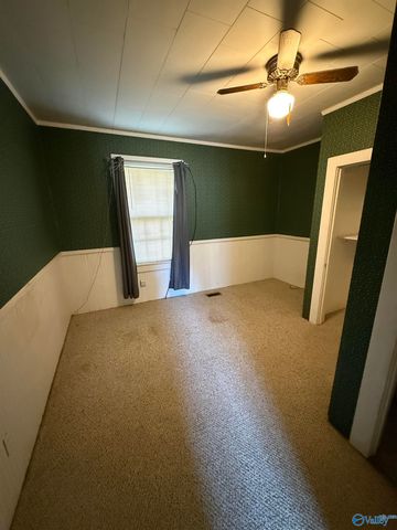 30 W Tuscaloosa Avenue, Gadsden, AL 35904