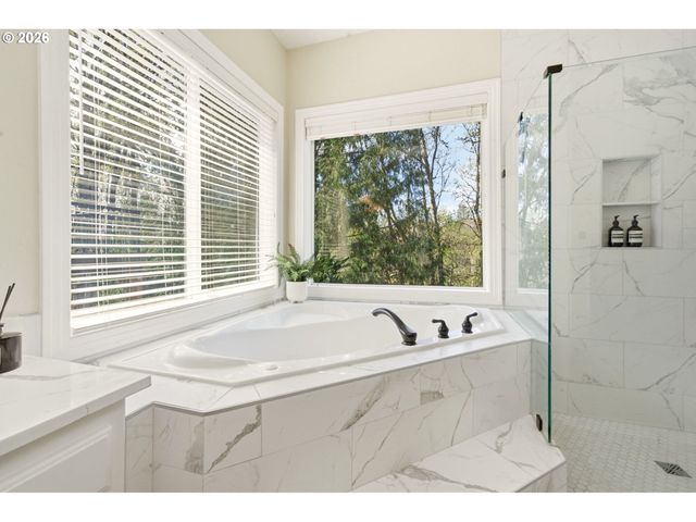 2411 Nw BIRKENDENE St, Portland, OR 97229