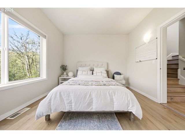 2411 Nw BIRKENDENE St, Portland, OR 97229