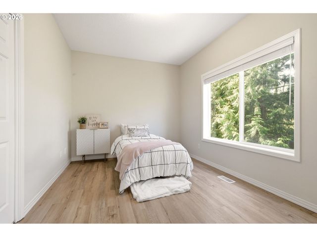 2411 Nw BIRKENDENE St, Portland, OR 97229