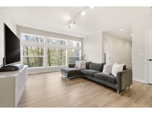 2411 Nw BIRKENDENE St, Portland, OR 97229