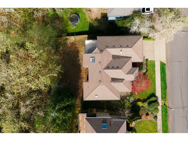 2411 Nw BIRKENDENE St, Portland, OR 97229