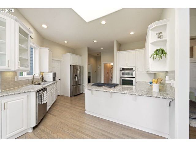 2411 Nw BIRKENDENE St, Portland, OR 97229