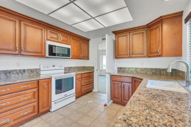 32118 Village 32, Camarillo, CA 93012
