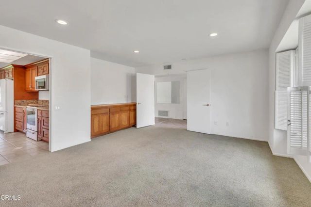 32118 Village 32, Camarillo, CA 93012