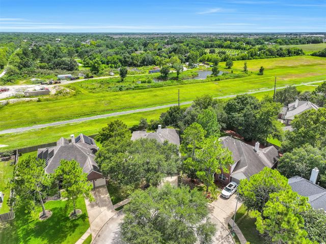 3902 Amerson Court, Pearland, TX 77584