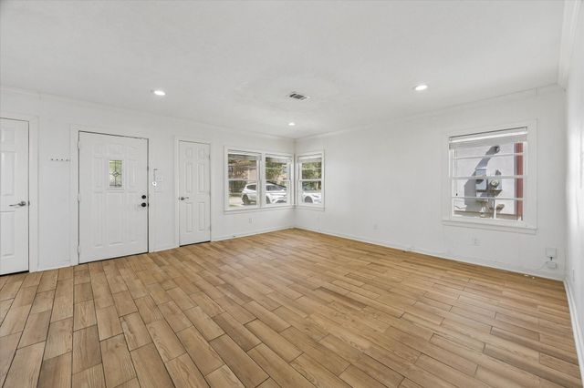 5119 Patrick Henry, Bellaire, TX 77401