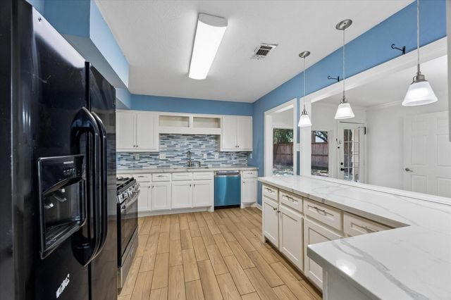 5119 Patrick Henry, Bellaire, TX 77401