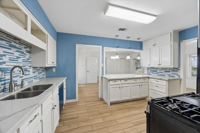 5119 Patrick Henry, Bellaire, TX 77401