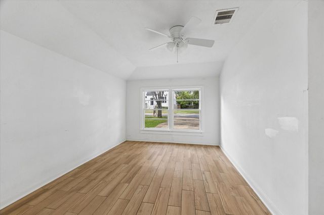 5119 Patrick Henry, Bellaire, TX 77401